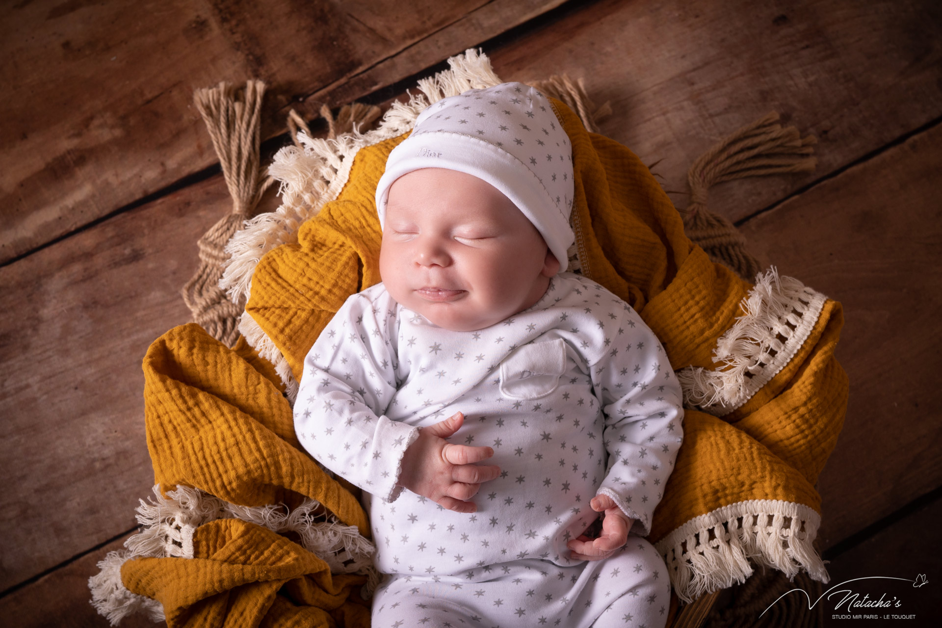 Séance photos naissance en studio photo dans les Hauts de France