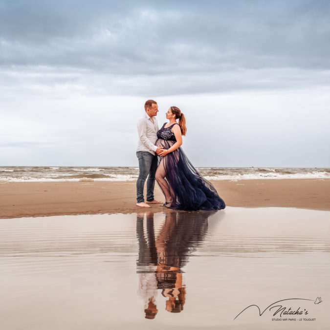 Photographe future maman sur la plage du Touquet 